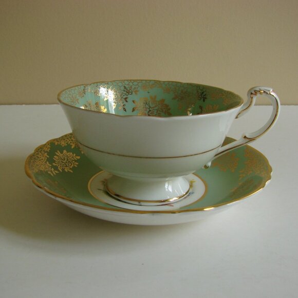 Paragon Fine Bone China Teacup and Saucer Royal Warrant Mark Green Gilt Floral - Picture 2 of 9